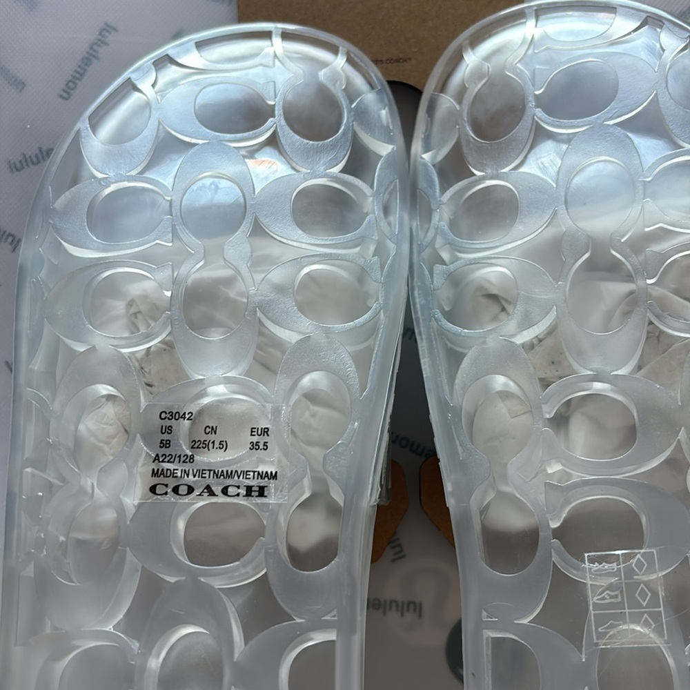 Coach slides sandals 🩴 clear size 5.5 new with tags 🏷️ 🔥🔥🔥🔥🔥🔥🔥 - Picture 12 of 13